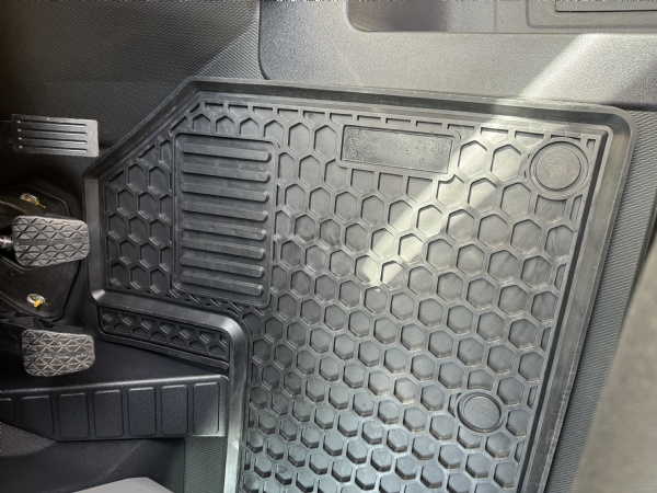 Ford Transit Custom (2024 onwards) Moulded Rubber Floor Mats Moulded Floor Liners image 2